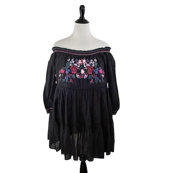 FREE PEOPLE Black Embroidered Off Shoulder PEASANT TOP L Smocked Boho Festival - Picture 7 of 16
